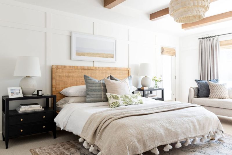 chambre parentale motifs tasseaux murs plaid pompoms studio mc gee